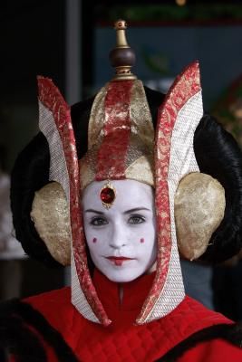 Queen Amidala Hairstyles Red Throne Room, Queen Amadala, Queen Amidala Costume, Padme Amidala Cosplay, Amidala Costume, Padme Cosplay, Cheshire Cat Cosplay, Padme Costume, High Class Fashion