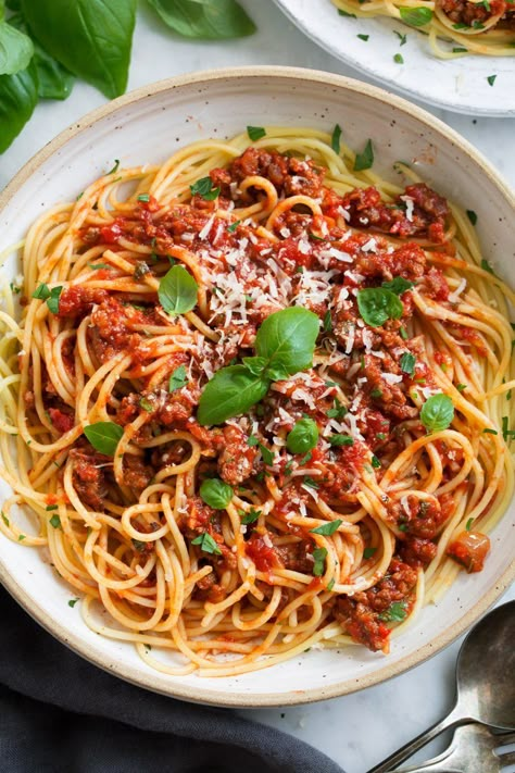 Homemade Spaghetti Sauce Italian Spaghetti Aesthetic, Spaghetti Bolognese Photography, Spaghetti Pictures Aesthetic, Pasta Bolognese Aesthetic, Spagetti Bolognese Recipe, Spaghetti Bolognese Aesthetic, Spaghetti Pictures, Italian Spaghetti Recipes, Healthy Spaghetti Recipes