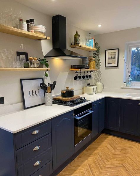 Kitchen Without Wall Units, Kitchen Without Wall Cabinets, Black Shaker Kitchen, Kitchen Inspirations White, Scaffold Board Shelves, Kitchen Unit Designs, Metro White, Kitchen Wall Shelves, Small Kitchen Layouts