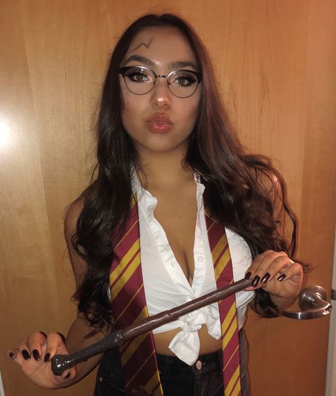 Harry Potter Costume Black Women, Woman Harry Potter Costume, Women Harry Potter Costume, Harry Potter Costume Aesthetic, Harry Potter Womens Costume, Harry Potter Costume Ideas For Women, Harry Potter Costumes For Women, Disfraz Harry Potter, Kelis Fashion