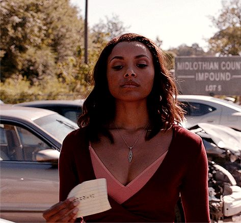 tvdversegifs Bonnie Bennet, Kat Graham, Bonnie Bennett, Blair Waldorf, Black Is Beautiful, Vampire Diaries, Movie Tv, Gif, Celebrities