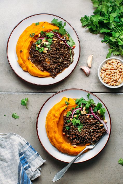 Rich and creamy spiced mashed pumpkin served with spicy green lentils! A comforting, healthy, and nutritious meal perfect to fight the cold weather! #plantbased #vegan Mashed Pumpkin, Cold Weather Comfort Food, Cauliflower Puree, Cold Weather Food, Green Lentils, Green Pumpkin, Curries, Whole Foods, Nutritious Meals