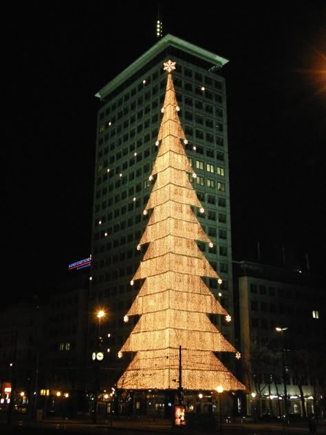 Facade Lighting, Christmas Tree And Santa, Christmas Lighting, Xmas Lights, Vienna Austria, Modern Christmas, Christmas Market, Christmas Deco, Christmas Inspiration