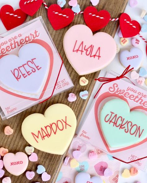 Valentine Cookies Decorated, Valentines Day Sugar Cookies, Cow Cookies, Cookies Gift, Valentine Sugar Cookies, Cookie Gift Box, Sugar Cookie Royal Icing, Cocoa Cookies, Bunny Cookies