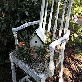 Gardening Business, Old Wooden Chairs, Fairytale Garden, Chair Planter, Jardim Diy, Flowers Growing, Upcycle Garden, Garden Architecture, Old Chair