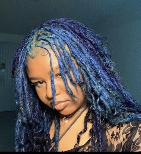 Blue Dreadlocks, Dyed Locs, Beautiful Dreadlocks, Short Locs Hairstyles, Faux Locs Hairstyles, Dreadlock Styles, Dyed Hair Inspiration, Dyed Natural Hair, Dope Hairstyles