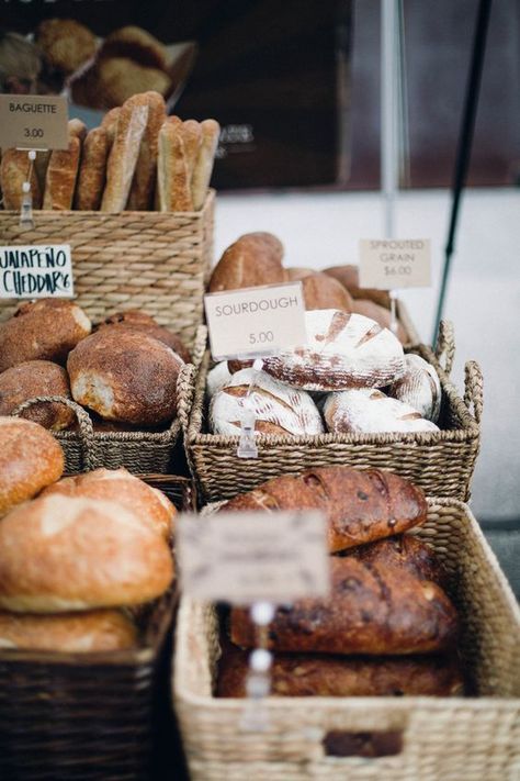 Farmers Market Display, Bread Shop, French Bakery, 카페 인테리어 디자인, Local Farmers Market, Bakery Shop, Bakery Bread, Bakery Cafe, Fresh Bread