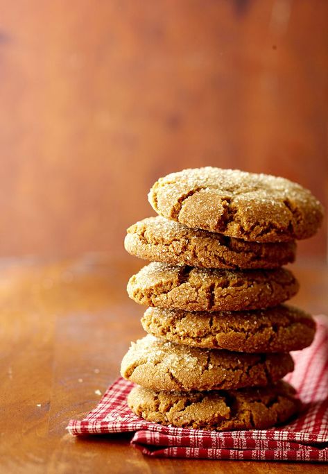 Giant Ginger Cookies Favorite Cookie Recipe, Molasses Cookies, Holiday Cookie Recipes, Oatmeal Raisin Cookies, Ginger Cookies, Raisin Cookies, Best Cookie Recipes, Pumpkin Cookies, Homemade Cookies