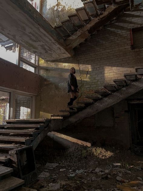 Trik Fotografi, Cinematic Photography, Pose Reference Photo, Photo Reference, Photography Inspo, Abandoned Places, Senior Photos, Art Reference Photos, Aesthetic Photo