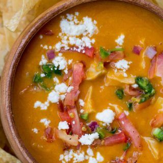 Copycat Dinner, Chili's Chicken Enchilada Soup, Copycat Chili, Chicken Enchilada Soup Recipes, Enchilada Soup Recipe, Dinner Then Dessert, Cheesy Chicken Enchiladas, Crockpot Ideas, Mexican Soup