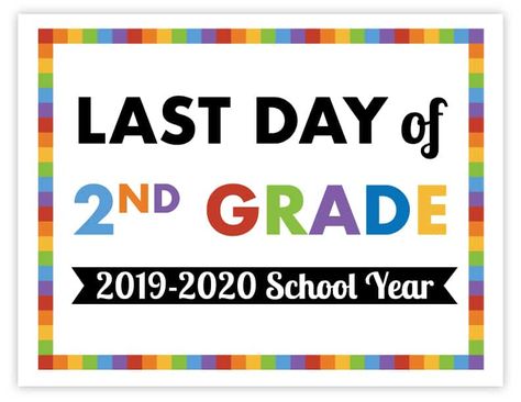 Free Printable Last Day of School Signs | Preschool – 12th Grade Back To School Signs, Printable Signs Free, 12th Grade, Something To Remember, 1st Day Of School, School Signs, School Pictures, School Photos, Last Day Of School