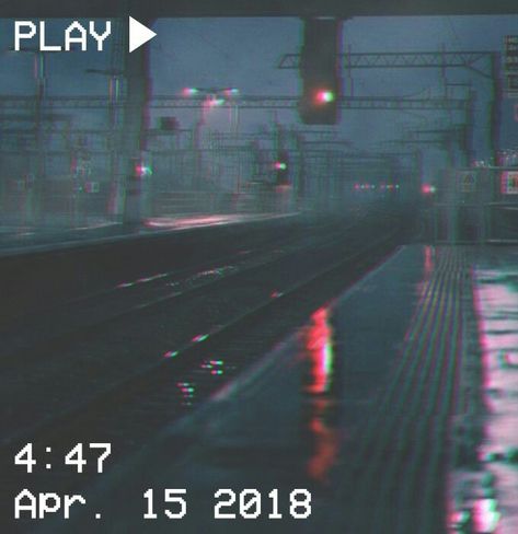 Vaporwave Aesthetic, Old Camera, Aesthetic Images, Aesthetic Grunge, Retro Aesthetic, Aesthetic Vintage, Grunge Aesthetic, A Train, Aesthetic Photo