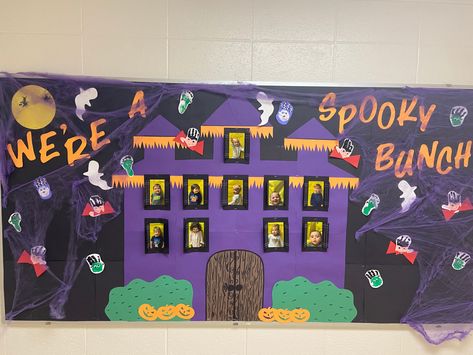 Scooby Doo Bulletin Board Halloween, Spooky Halloween Bulletin Boards, Haunted House Door Decoration School, Infant October Bulletin Board Ideas, Haunted House Bulletin Board Ideas, Halloween Class Board, Halloween Bulliten Board Ideas Classroom, Preschool Halloween Bulletin Boards, Haunted House Bulletin Board