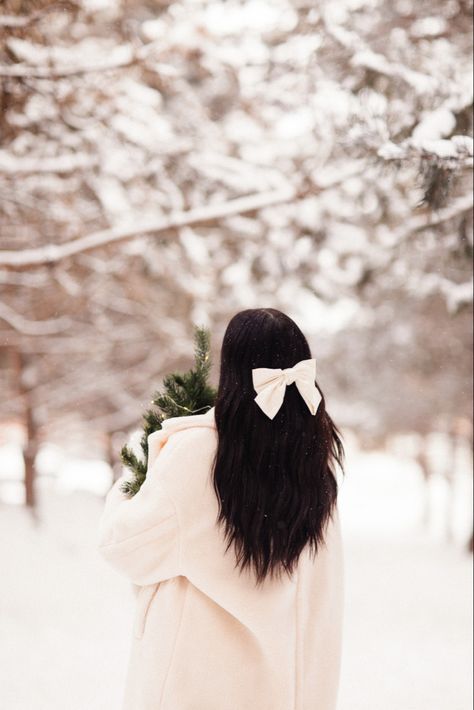 Flower Photoshoot, Beautiful Angels Pictures, Winter Photoshoot, Fancy Dresses Long, Winter Photos, Winter Magic, Angel Pictures, Love Images, Winter White