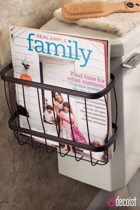 Bathroom organization can be quite tricky because a bathroom space is almost never enough irrespective of how big it is. That brings the question of how best you can have magazines in your bathroom, and what are some unique, nice bathroom magazine holder ideas you can get inspiration from. You’re about to get all the answers you need from this article. // Bathroom Organizations // Magazine Holder Ideas // Magazine Rack Diy, Tank Magazine, Diy Magazine Holder, Magazine Wall, Newspaper Holder, Bookcase Organization, Compact Bathroom, Bronze Bathroom, Magazine Holder