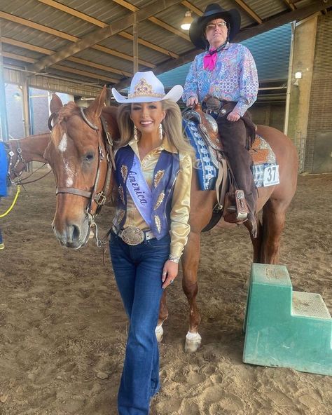 kitty dolld • Instagram Miss Rodeo America, Aqha Horses, Job Well Done, Rodeo Queen, Queen Fashion, Well Done, Rodeo, Equestrian, Cowboy Hats