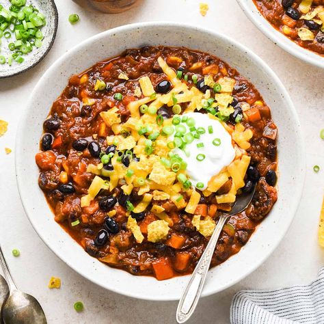 Vegetarian Chili Joy Food Sunshine, Veg Chilli, Best Easy Chili Recipe, Lake Recipes, Easy Vegetarian Chili Recipe, Vegetarian Chilli, Cheap Party Food, Vegetarian Chili Easy, Pork Dinners