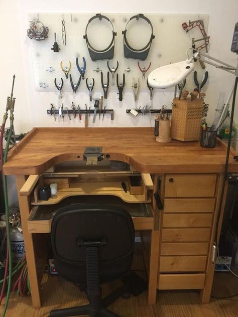 Jewellery Bench, Jewelry Studio Space, Jewelry Studio Organization, Jewelers Workbench, Jewelry Bench, Dream Workshop, Jewelers Bench, Jewellers Bench, Workshop Studio