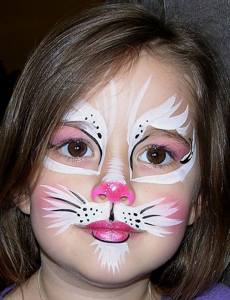 face painting This would be perfect for some of those your kids. And of course for the day care kids Bunny Face Paint, Easter Face Paint, Obličejové Masky, Kitty Face Paint, Halloweenský Makeup, Cute Cat Face, Kids Face Paint, Face Painting Halloween, Kids Makeup