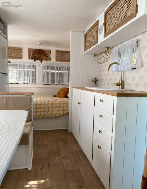 Old Caravan Renovation, Renovated Caravans Interiors, Small Caravan Makeover, Old Caravan Makeover, Retro Caravan Interiors, Hobby Caravan, Caravan Kitchen, Caravan Conversion, Diy Caravan