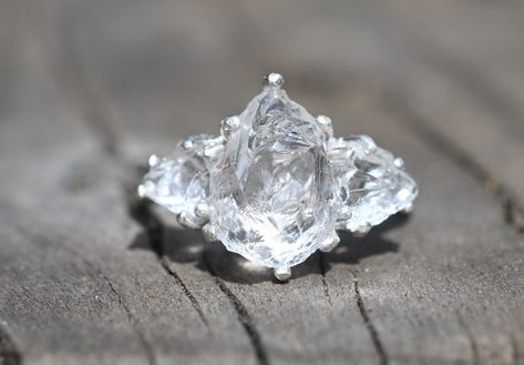 Natural Crystal Wedding Ring, Natural Cut Engagement Ring, Raw Crystal Engagement Rings, Engagement Rings Natural, Raw Stone Engagement Rings, Crystal Engagement Rings, Raw Diamond Engagement Rings, Natural Bohemian, Raw Crystal Ring