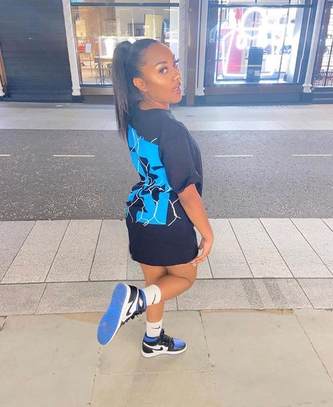 Royal Blue Jordan 1 Outfit Women, Blue Jordan 1 Outfit Women, Jordan 1s Outfit Women, Blue Jordans Outfit, Outfit With Jordan 1, Outfits With Jordan 1s, Jordan 1 Outfit Women, Royal Blue Outfits, Jordan 1 Outfit