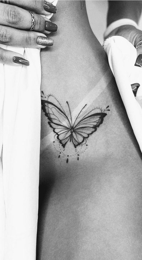 Tatooo Delicadas, Bite Mark Tattoo, Atrapasueños Tattoo, Butterfly Neck Tattoo, Bite Mark, P Tattoo, Graffiti Tattoo, With Girlfriend, Getting A Tattoo