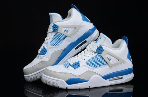 Jordan 4 Bleu, New Jordans, Pretty Sneakers, Alternative Shoes, Fly Shoes, Jordan Retro 4, Nike Shoes Girls, Blue Jordans, Jordan 4s