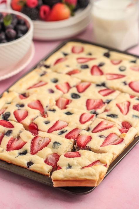 Berry Sheet Pan Pancakes Recipe - Frugal Mom Eh! Cake Donuts Baked, Sheet Pan Pancakes, Brunch Bake, Pan Pancakes, Sheet Pan Dinners Recipes, Frugal Mom, Feed A Crowd, Fluffy Pancakes, Breakfast Recipes Casserole