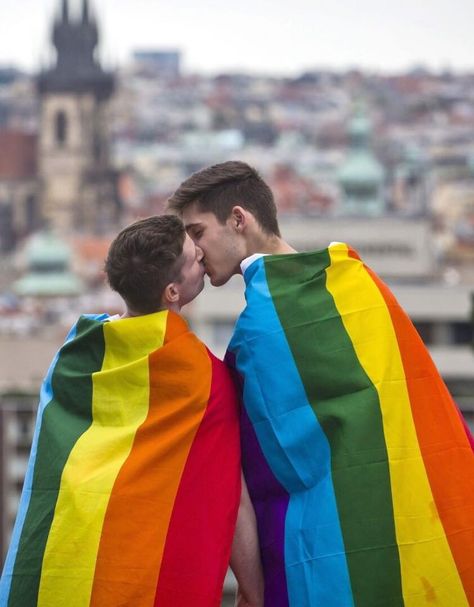 Oh Happy Day!!!!!!!!!!!!! Gay Aesthetic, Men Kissing, Lgbt Love, Lgbtq Pride, Two Men, Lgbt Pride, Gay Love, Man In Love, Gay Pride