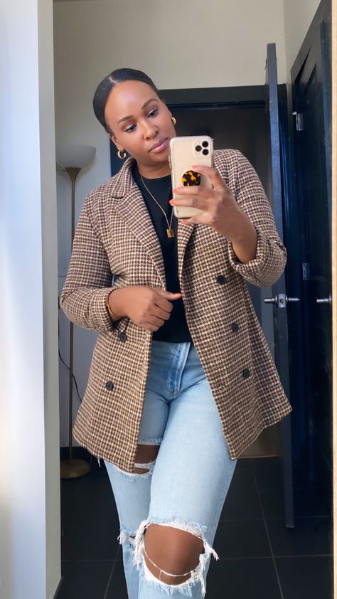 Plaid Blazer 🤎 Shop My LTK Plaid Blazer Outfit Black Women, Plaid Blazer Outfit Women, Checked Blazer Outfit, Blazer And Sneakers Outfit, Blazer With Sneakers, Plaid Blazer Outfit, Black Blazer Outfit, Blazer Outfits For Women, Blazer Outfit