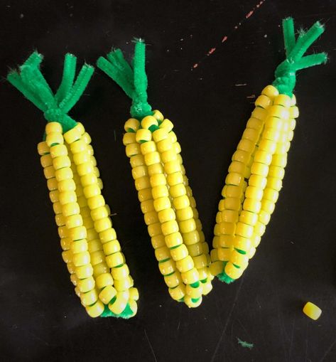 Corn Cob Crafts Preschool, Corn Party Decorations, Corn Cob Crafts, Corn Crafts Preschool, Agriculture Crafts, Corn On The Cob Craft, Corn Activity, Corn Activities, Beaded Corn