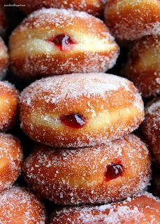 Homemade Jelly Donuts Recipe, Jelly Donuts Recipe, Jelly Donuts, Doughnut Recipe Easy, Jelly Doughnuts, Easy Donut Recipe, Doughnuts Recipe, Easy Donuts, Homemade Donuts Recipe