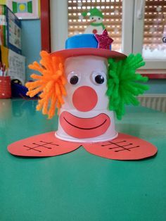 Purim Crafts Preschool, Purim Crafts, Clown Crafts, Carnival Crafts, Circus Crafts, Fall Arts And Crafts, Craft Projects For Kids, Paper Crafts For Kids, Paper Cup