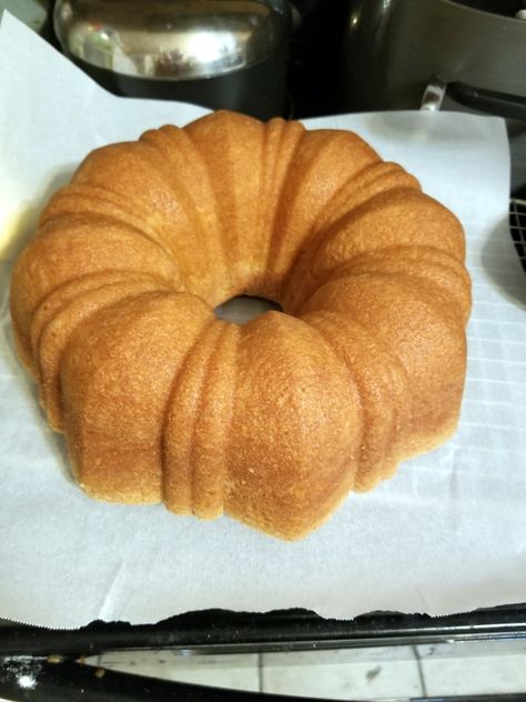 Best Sour Cream Pound Cake In the World Recipe - Food.com Sour Cream Pound Cake Recipe Paula Dean, Sour Cream Pound Cake Duncan Hines, Best Sour Cream Pound Cake, Sour Cream Pound Cake Recipe, Deserts Cakes, Cream Pound Cake Recipe, Butter Pound Cake, Bundt Recipes, Buttermilk Pound Cake