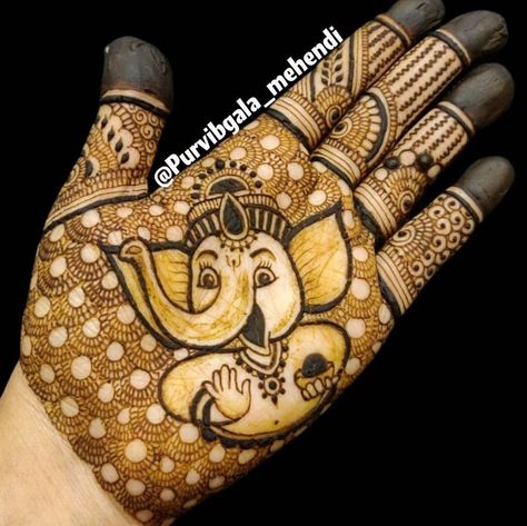 Ganpati Henna Design, Ganpati Bappa Mehndi Design, Ganesh Ji Mehandi Design, Ganpati Mehndi Design, Karva Chauth Mehndi Designs, Arabic Mehandi, Bappa Photo, Mehandi Henna, Mehandhi Designs