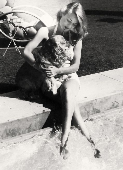 constance bennett, amerykańska aktorka Constance Bennett, Old Hollywood Stars, Little Dogs, Hollywood Stars, Classic Hollywood, Old Hollywood, In A Heartbeat, Dog Love, Dog Cat