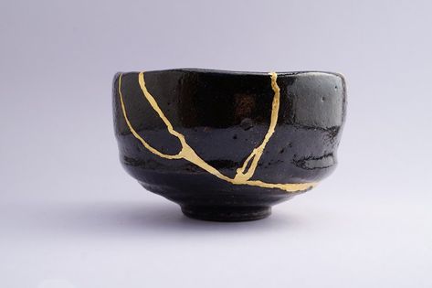 Kintsugi Art, Japanese Tree, Antique Restoration, Black Bowl, Style Deco, Style Japonais, Art Japonais, Japanese Pottery, Grey And Gold