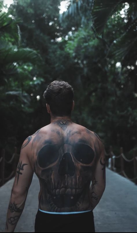 Back Skull Tattoo For Men, Skull Back Tattoo, Max Jones, Rug Tattoo, Tattooed Men, Piece Tattoo, Skull Sleeve Tattoos, Skull Sleeve, Back Piece Tattoo