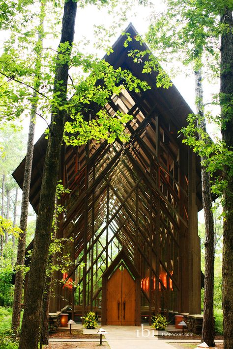 Anthony Chapel at Garvan Woodland Gardens in Hot Springs, AR by Maurice Jennings and David McKee Anthony Chapel, Thorncrown Chapel, Chapel In The Woods, Glass Chapel, Eureka Springs, Woodland Garden, Place Of Worship, Amazing Architecture, Hot Springs