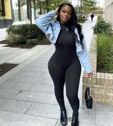 Baddie Nyc Outfits, One Piece Outfits Black Women, Black Jumpsuit Outfit Black Women, Black Jumpsuit Outfit Baddie, Black Body Suit Outfits, Jumpsuit Outfit Black Women, Jumpsuit Outfit Black, Chill Clothes, Black Jumpsuit Outfit