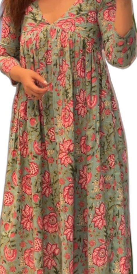 C Cute Kurti Design, Kurta Designs Women Casual Cotton, Kurta Designs Women Cotton, Kalamkari Suit Designs, Alia Cut Kurti Pattern, Cotton Dress Pattern Indian, Floral Kurti, Cotton Dress Pattern, Simple Frock Design