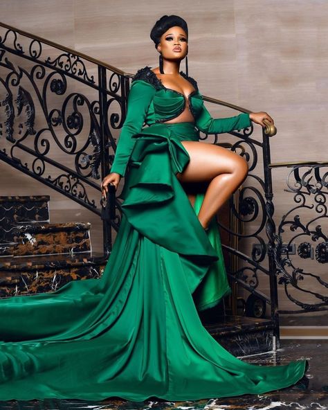 Green Dress Photoshoot Ideas, Wedding Dress Sizes, Mermaid Evening Dresses, Dress Satin, Applique Dress, Red Carpet Dresses, Formal Gowns, Celebrity Dresses, Blouse And Skirt