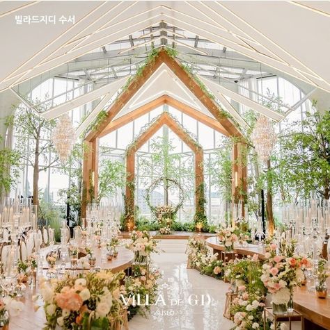 Wedding Venues Korea, Korean Wedding Hall Decorations, Korea Wedding Decoration, Wedding Pool Party Decorations, Wedding Necessities, Wedding Stages, Wedding Space, Wedding Pool Party, Art Museum Wedding