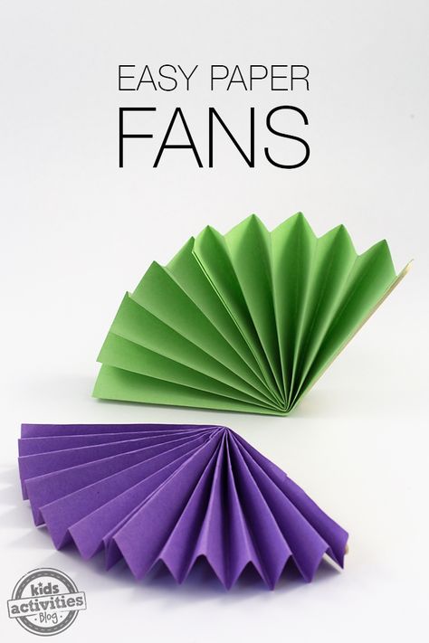 The hot days of summer are upon us! Kids will love keeping cool with colorful Easy Paper Fans that they made themselves. Wooden Craft Sticks, Paper Folding Crafts, Construction Paper Crafts, Paper Fan, Easy Paper Flowers, Kids Crafting, Paper Weaving, Fun Arts And Crafts, Paper Craft Diy Projects