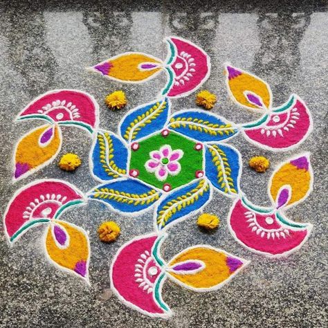 Ready Rangoli, Pongal Kolam, Diya Rangoli, Rangoli Designs Simple Diwali, Rangoli Side Designs, Colorful Rangoli, Latest Blouse Designs Pattern, Simple Rangoli Designs Images, Rangoli Border