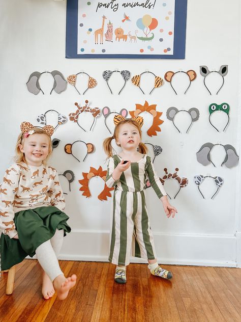 Planning a Safari Party: Kids Activities! — Lucky Andi Party Animal Birthday Outfit, Party Animal Birthday Activities, Party Animal Balloons, Party Animal Favors, Two At The Zoo Birthday Party, Animal Parade Birthday Party, Party Animal Birthday Theme Decoration, Calling All Party Animals Birthday Theme, Zoo Birthday Theme