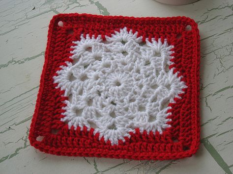 Christmas snowflake | This will make a beautiful Christmas a… | Flickr Snowflake Granny Square, Motifs Afghans, Motifs Granny Square, Confection Au Crochet, Crochet Snowflakes, Holiday Crochet, Granny Square Blanket, Christmas Crochet Patterns, Crochet Square Patterns