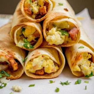 Baked Breakfast Taquitos mexicanplease.com Breakfast Taquitos, Spinach And Eggs Breakfast, Breakfast Mexican, Weekend Breakfast Recipes, Mexican Brunch, Taquitos Recipe, Mexican Breakfast Recipes, Mexican Breakfast, Sausage Bake