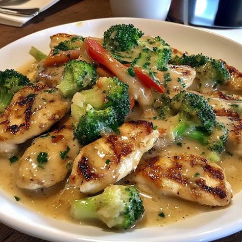 Keto Diet & Low-Carb Recipes | Olive Garden, chicken scampi with broccoli instead of the pasta | Facebook Olive Garden Chicken Scampi With Broccoli, Keto Chicken Scampi, Chicken Scampi With Broccoli, Olive Garden Chicken Scampi, Chicken Scampi Pasta, Keto Easy Recipes, Chicken Scampi, Clone Recipe, Olive Garden Chicken